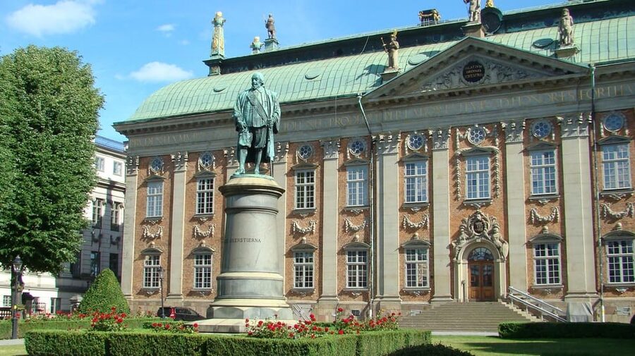 Stockholm: Old Town Walking Tour and the Vasa Museum - Who should book, and who should skip it