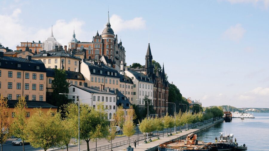 Stockholm: Old Town Walking Tour, stories and secrets - Runestone and Stortorget: the first clues you will carry all day