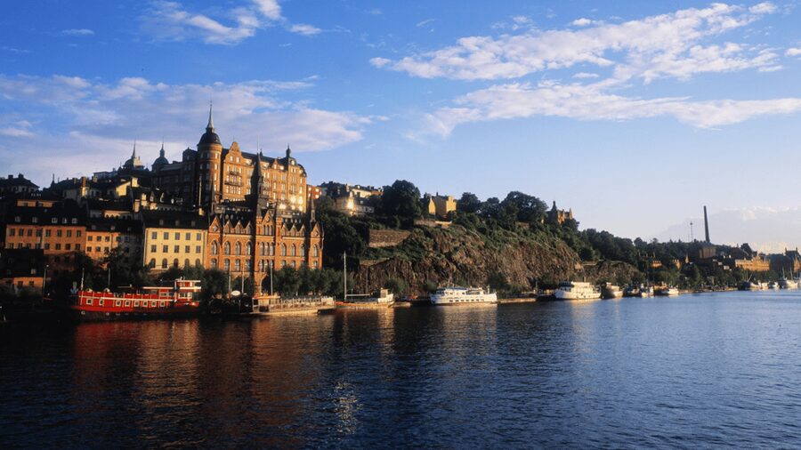 Stockholm: Old Town Walking Tour, stories and secrets - Finish at Mynttorget: the square that links past to present
