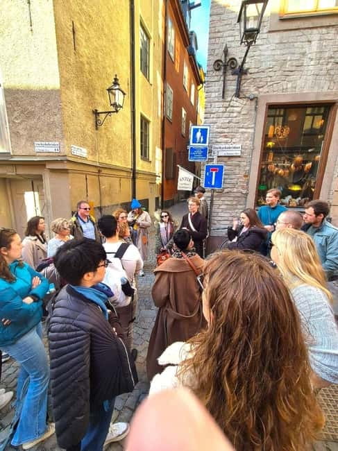 Stockholm: Old Town Walking Tour with Local Guide - Key highlights you will notice fast