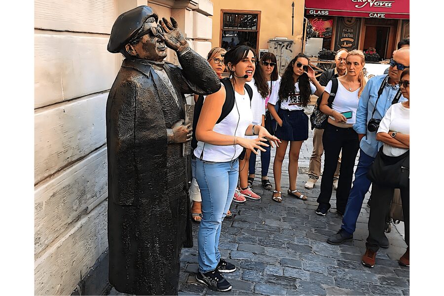 Stockholm: Old Town Walking Tour with Local Guide - Public tour realities: pace, group size, and staying comfortable