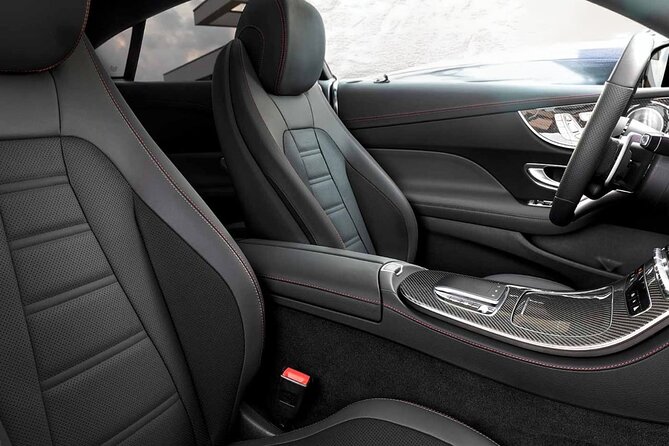 Stockholm- Private transfer to/from Arlanda Airport and city - Sedan or minivan: choosing based on luggage and group size
