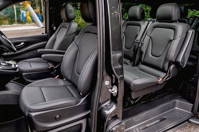 Stockholm- Private transfer to/from Arlanda Airport and city - What the ride feels like once you’re in the car
