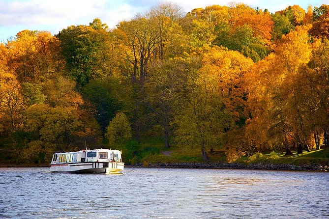 Stockholm: Royal Djurgården Boat Tour - What’s on board: toilets, food options, and staying comfortable