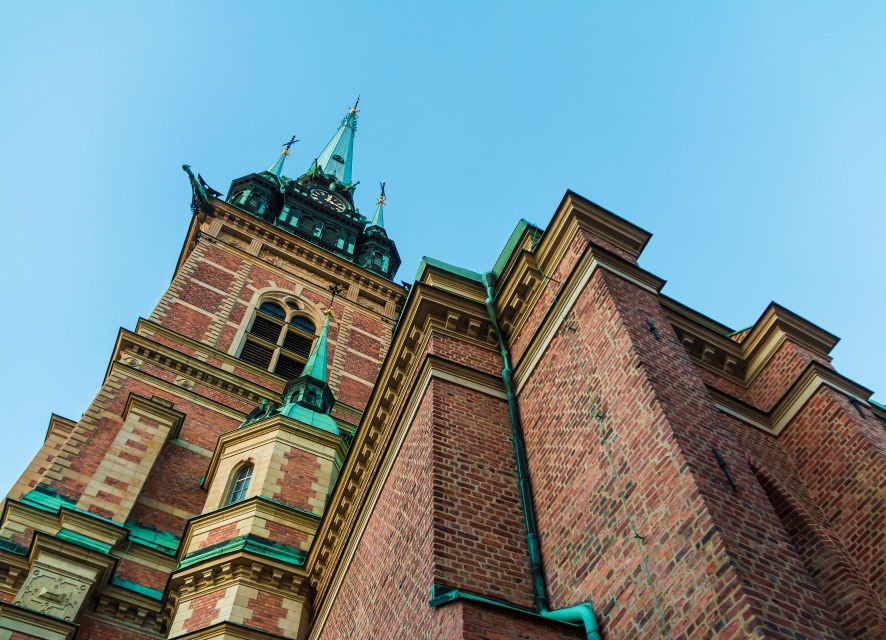 Stockholm Royal Palace Museums Gamla Stan Skip-the-line Tour - Meeting point and pacing: how to start smoothly