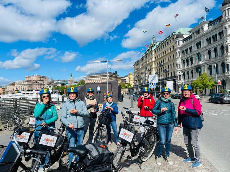 Stockholm's Best Bike Tour! (English / Deutsch) - Royal Palace area and the grand-city spine of Stockholm