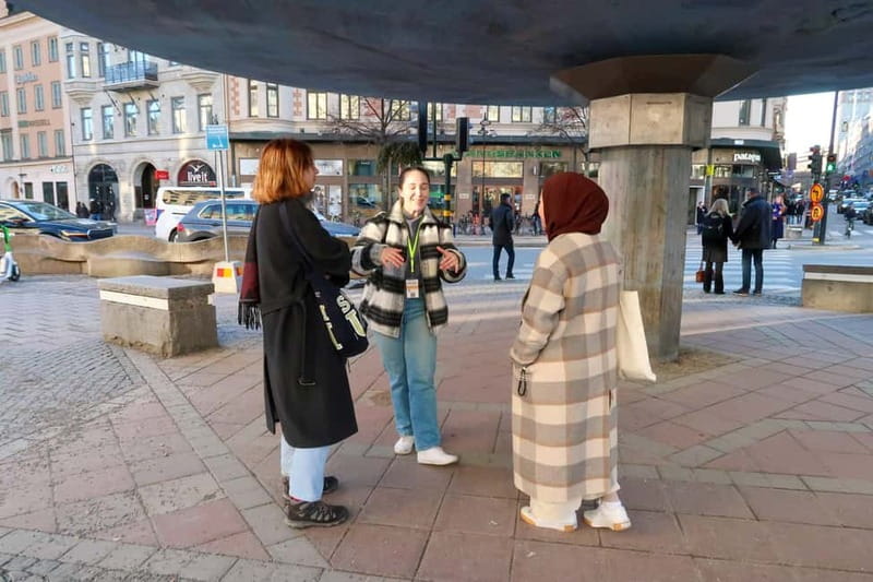Stockholm: Scandinavian Architecture & Design Ostermalm Tour - Strandvägen, the Royal Dramatic Theatre, and park breaks that reset your eyes