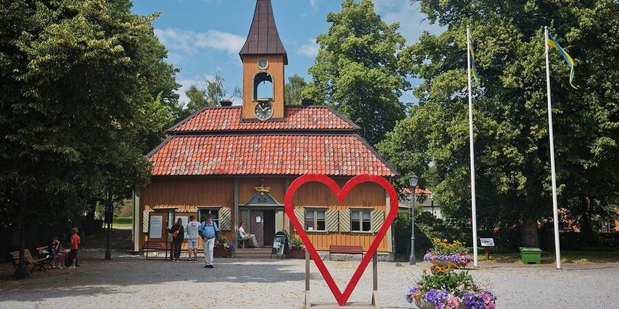 Stockholm: Sigtuna Guided Boat Tour with Optional Museum - Where this Sigtuna boat tour starts and how the day is paced