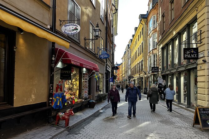 Stockholm Small Group Food Tour with 7 Classic Food Tastings - Drottninggatan and the bridge walk to Norrmalm