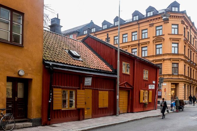 Stockholm Södermalm E Bike Tour - What’s included: bikes, helmets, and the rain poncho situation