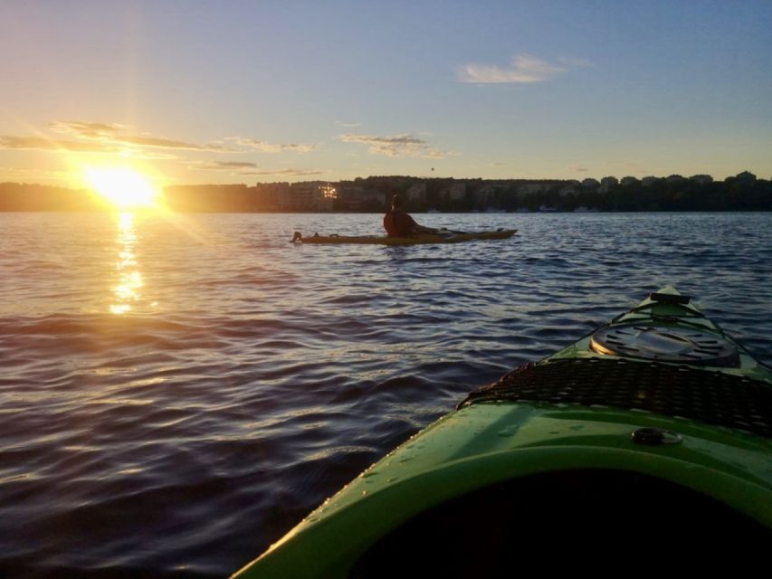 Stockholm: Sunset Kayak Tour in the City + Swedish Fika - The first 1.5 hours: paddling Stockholm’s historic neighborhoods at golden hour