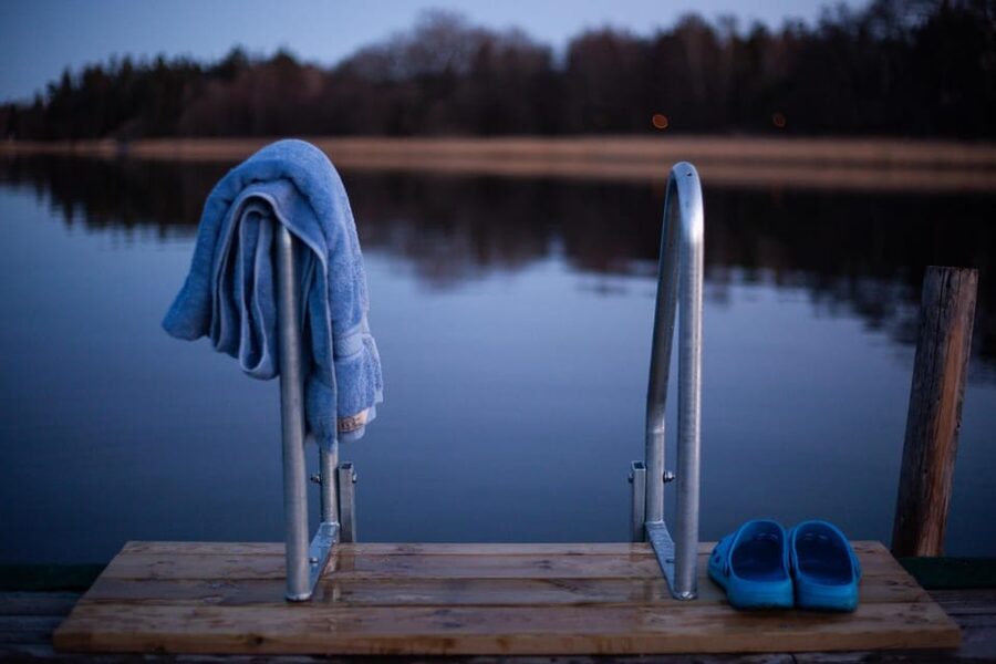 Stockholm: Traditional Sauna & Polar Plunge in Baltic Sea - The sauna part: wood heat, real temperatures, and why it feels different