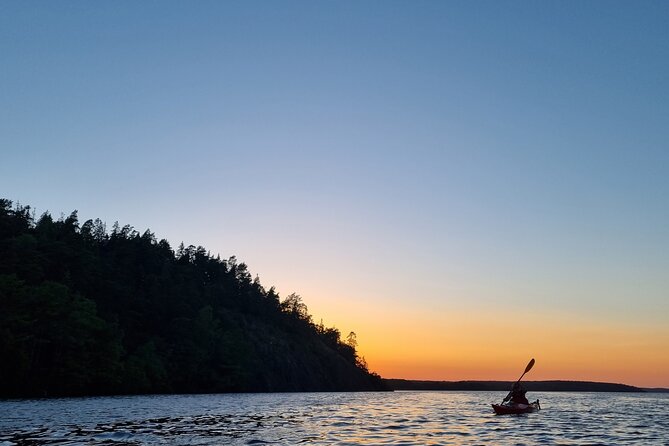 Sunset kayak tour with fika on Stockholms lakeside - Fika by campfire: the cultural close that makes it memorable