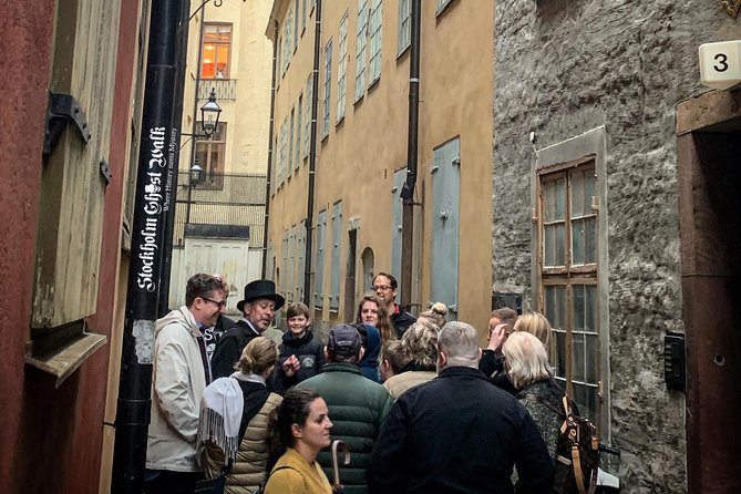 The Original Stockholm Ghost Walk and Historical Tour - Gamla Stan - Pace, footing, and winter prep so the night stays fun