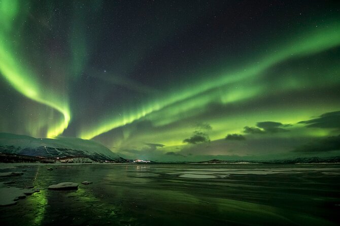 The Ultimate Aurora Photo Adventure - Three ways to hunt the aurora: teepee, 4×4 van, or sleigh camp