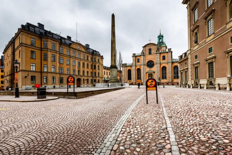 World War II Stockholm Old Town Walking Tour and Army Museum - Small Practical Tips Before You Go